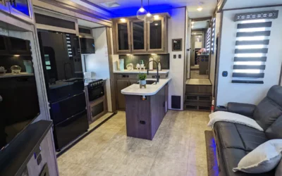 2 Bedroom Upscale RV with Pool